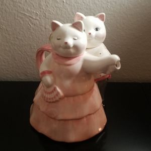 Vintage 1980 teapot